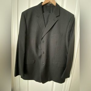 Jones New York men’s 3 button pinstripe suit.